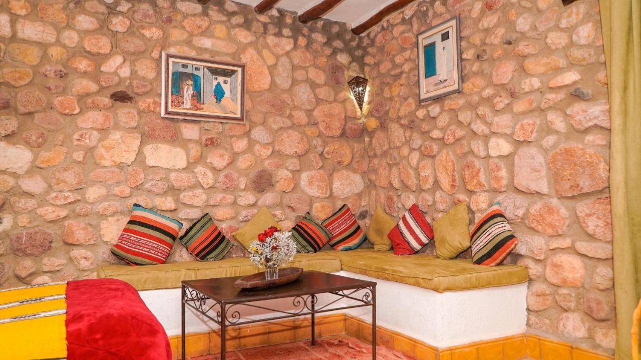 La Bergerie Auberge & Restaurant Уирган Екстериор снимка