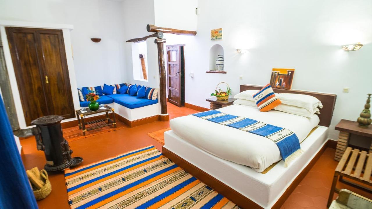 La Bergerie Auberge & Restaurant Уирган Екстериор снимка
