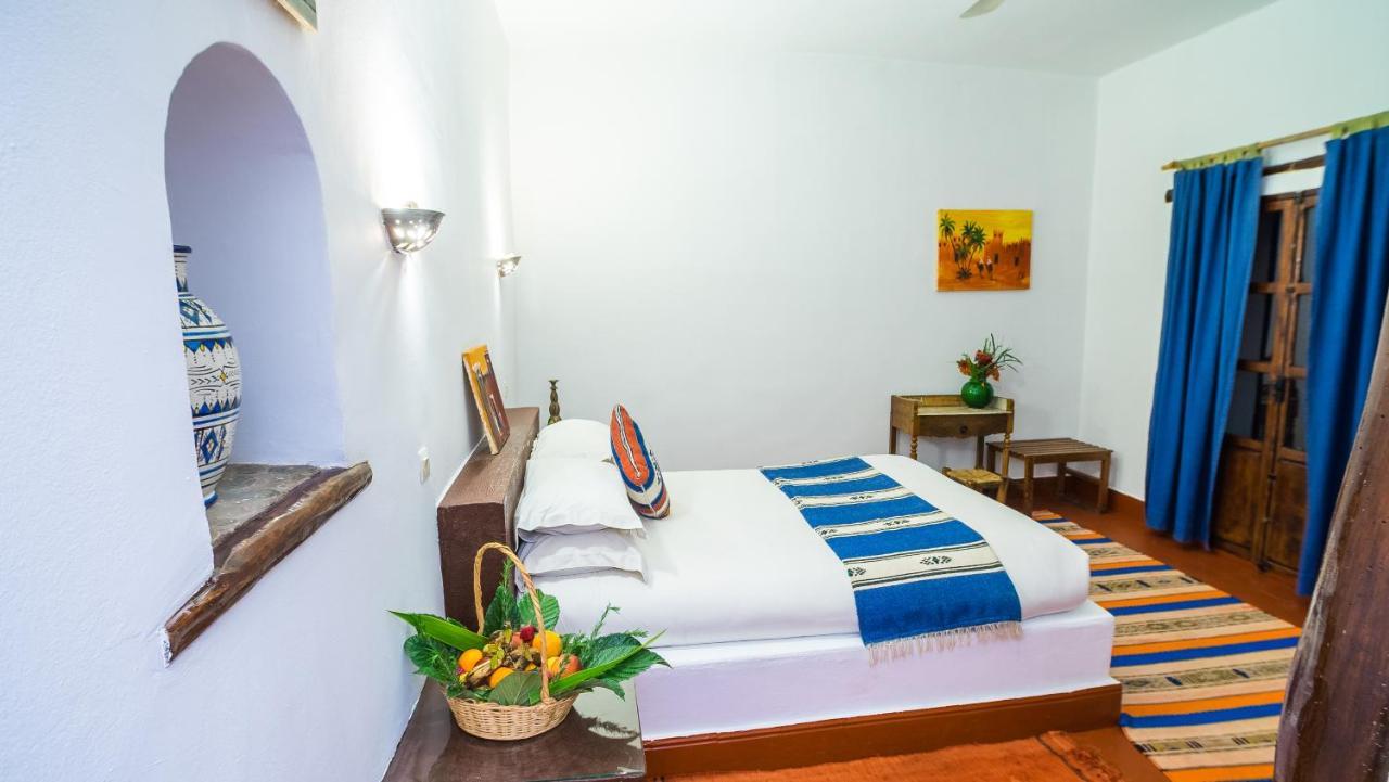 La Bergerie Auberge & Restaurant Уирган Екстериор снимка