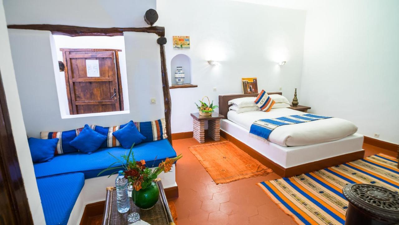 La Bergerie Auberge & Restaurant Уирган Екстериор снимка
