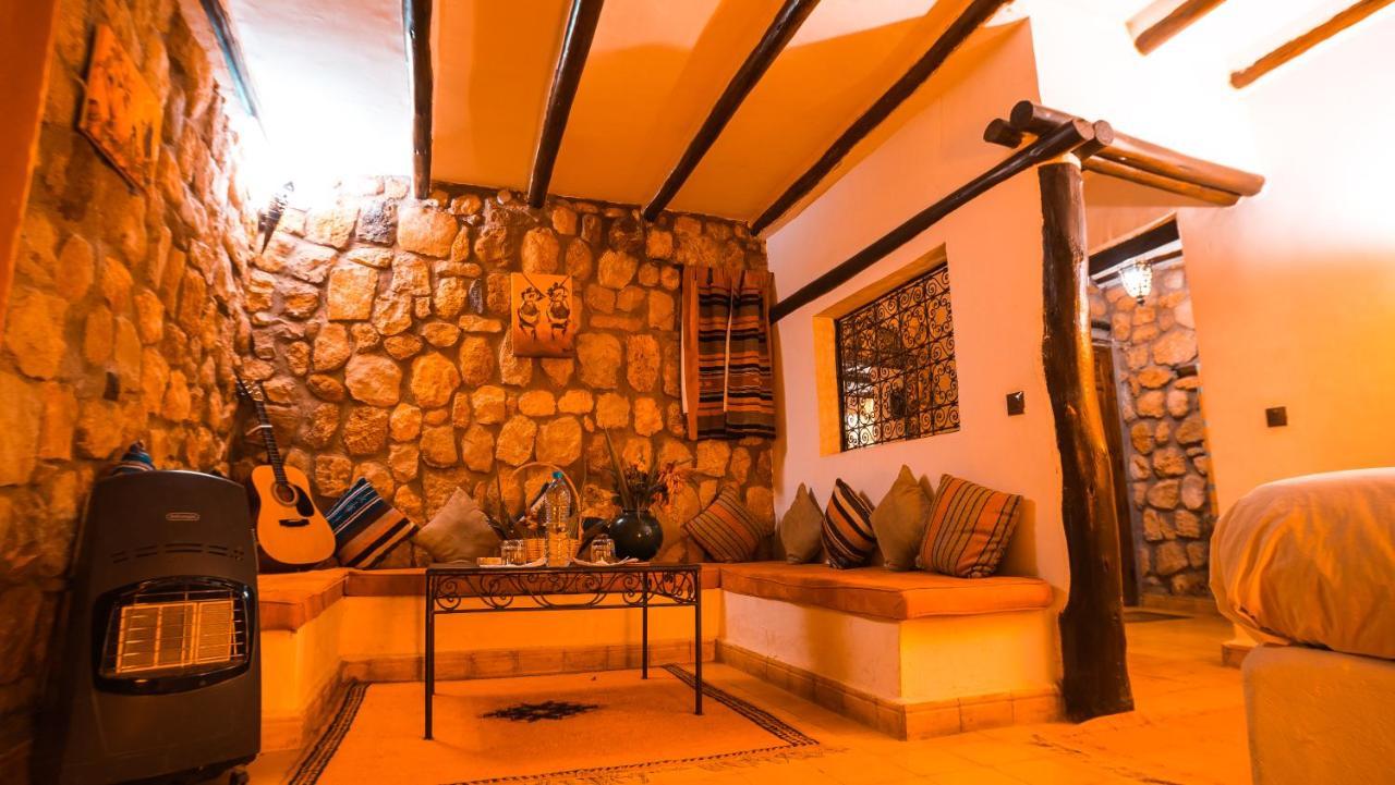 La Bergerie Auberge & Restaurant Уирган Екстериор снимка