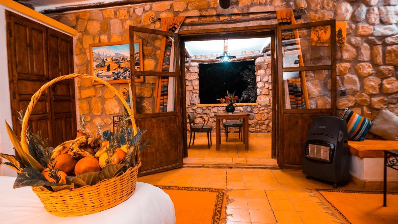 La Bergerie Auberge & Restaurant Уирган Екстериор снимка