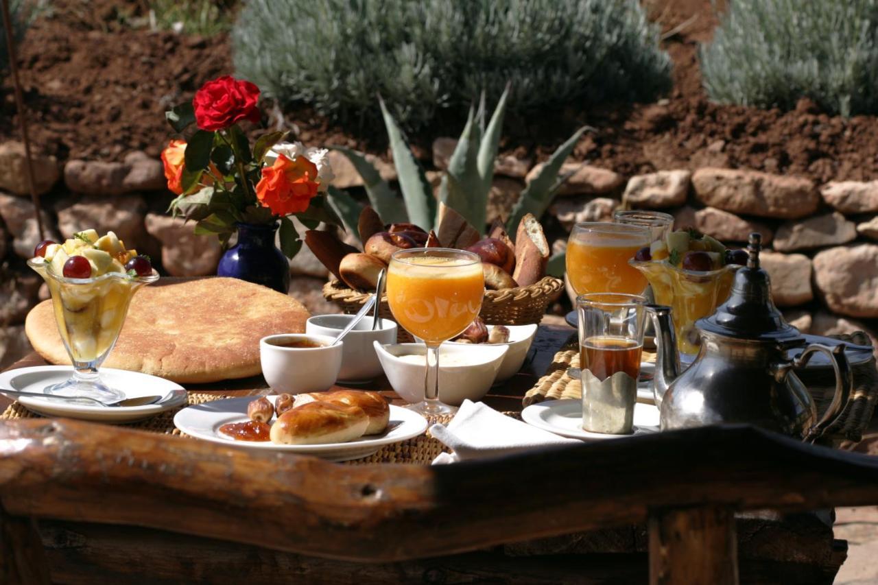 La Bergerie Auberge & Restaurant Уирган Екстериор снимка