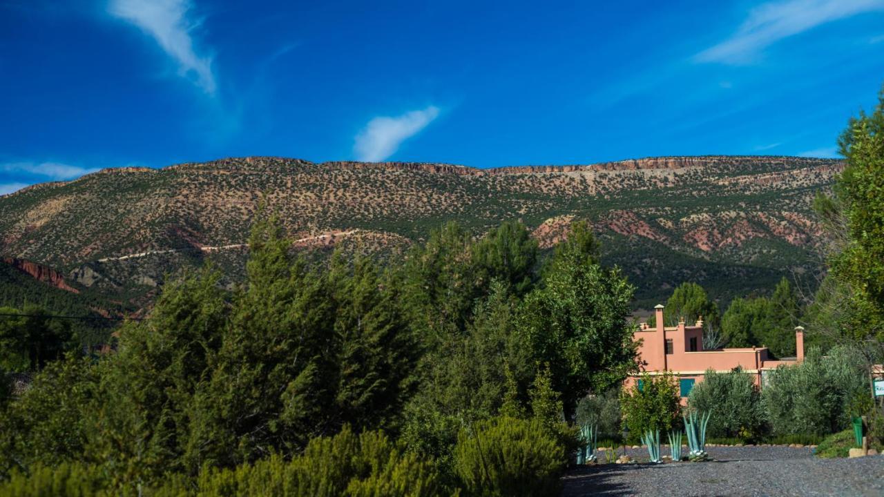 La Bergerie Auberge & Restaurant Уирган Екстериор снимка