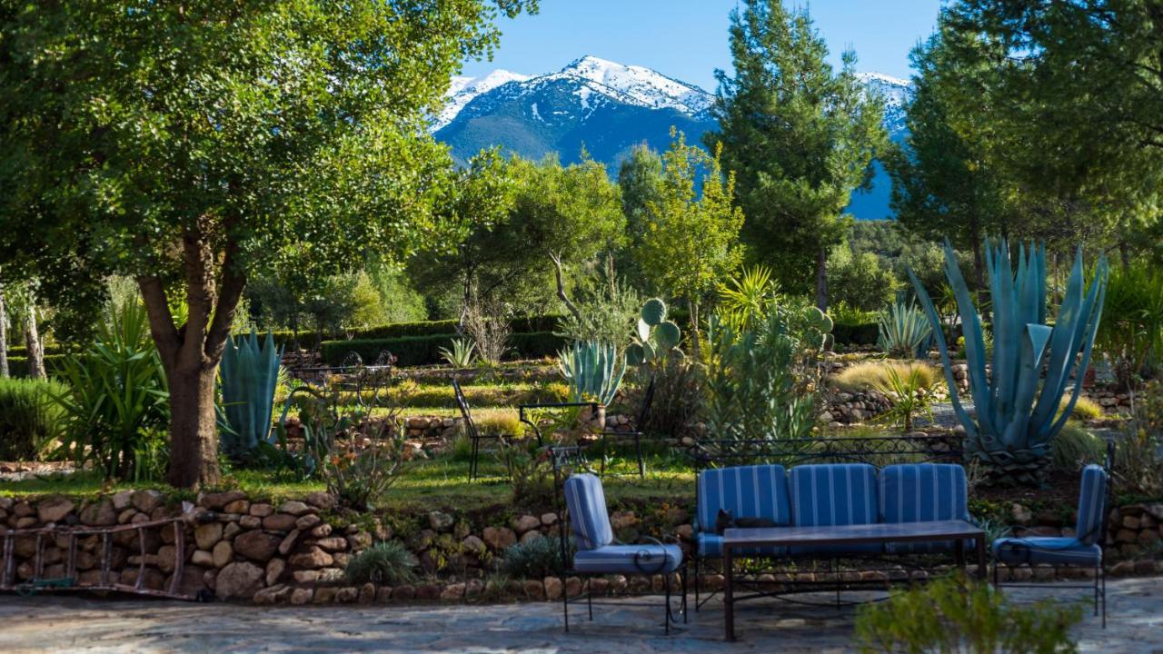 La Bergerie Auberge & Restaurant Уирган Екстериор снимка