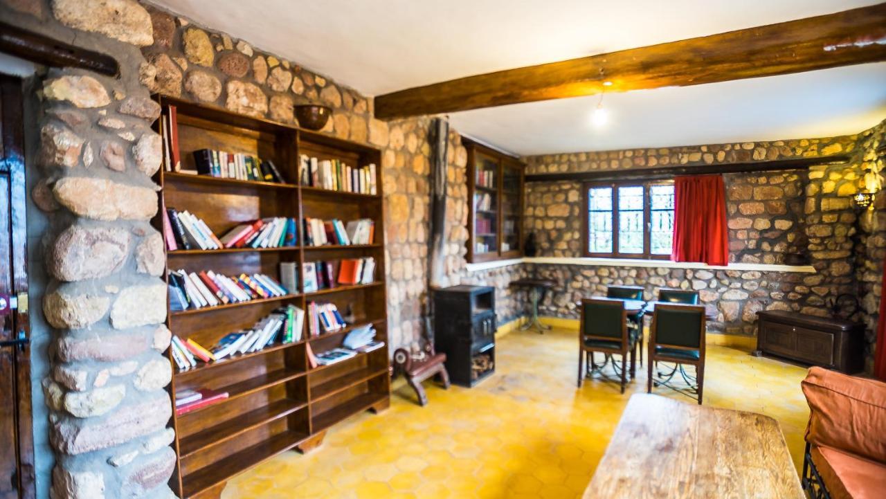 La Bergerie Auberge & Restaurant Уирган Екстериор снимка