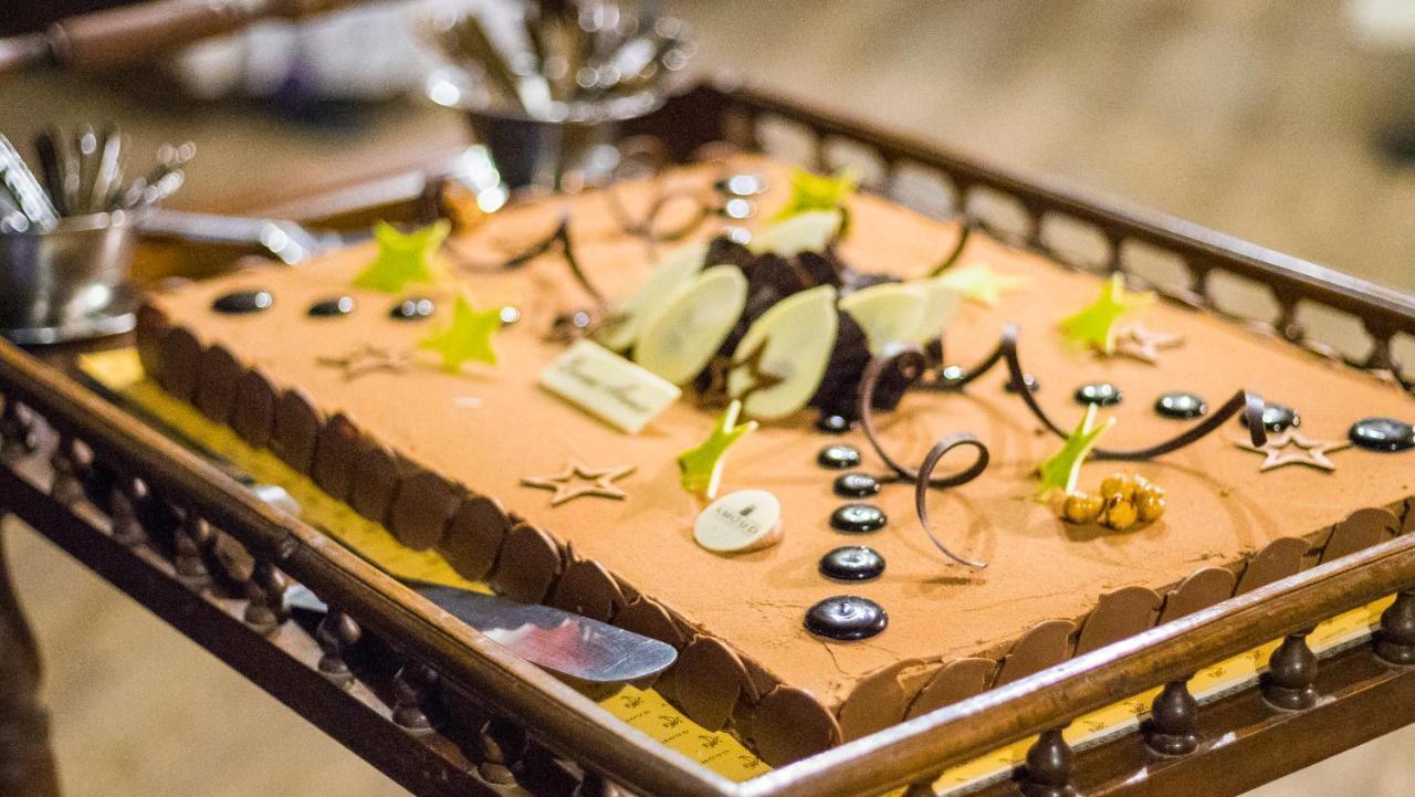 La Bergerie Auberge & Restaurant Уирган Екстериор снимка