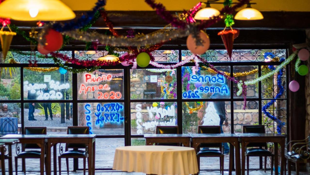 La Bergerie Auberge & Restaurant Уирган Екстериор снимка